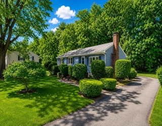 33 Daniel Dr., Burlington, Massachusetts, 3 Bedrooms Bedrooms, 8 Rooms Rooms,1.5 BathroomsBathrooms,Residential,For Sale,Daniel Dr.,73533894