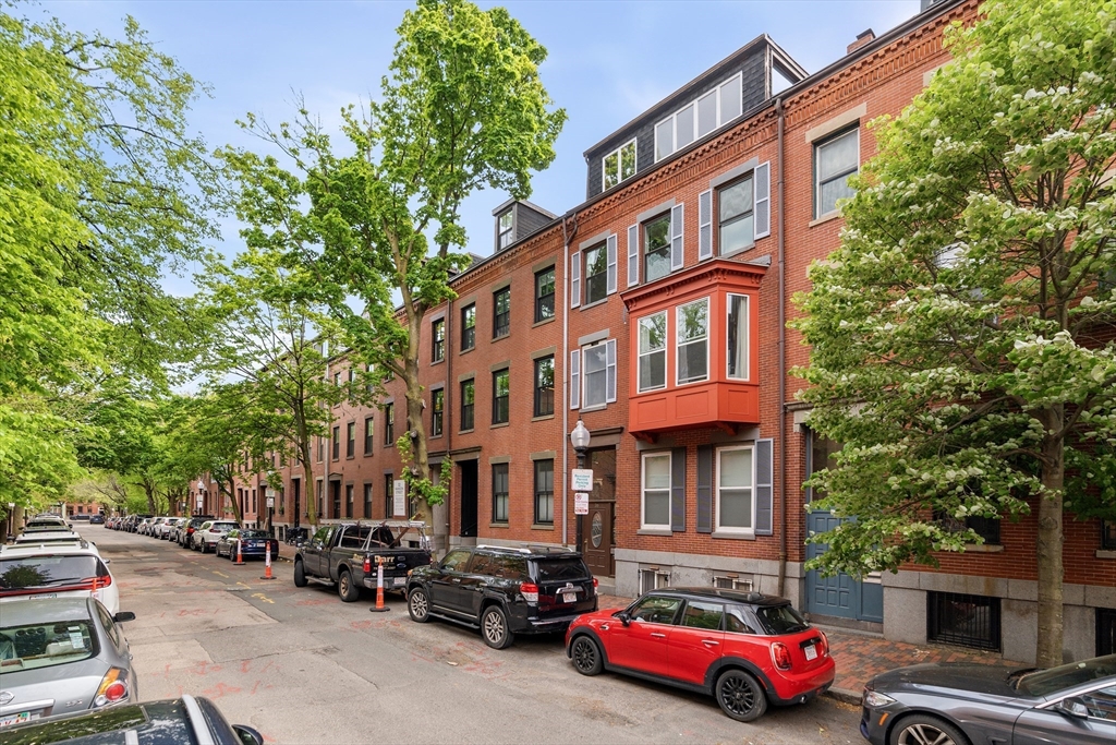 36 Hanson St, Boston, Massachusetts, 4 Bedrooms Bedrooms, 13 Rooms Rooms,4.5 BathroomsBathrooms,Residential Income,For Sale,Hanson St,73533879