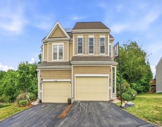 69 Spruce St, Hopkinton, Massachusetts, 2 Bedrooms Bedrooms, 8 Rooms Rooms,3 BathroomsBathrooms,Residential,For Sale,Spruce St,73534075