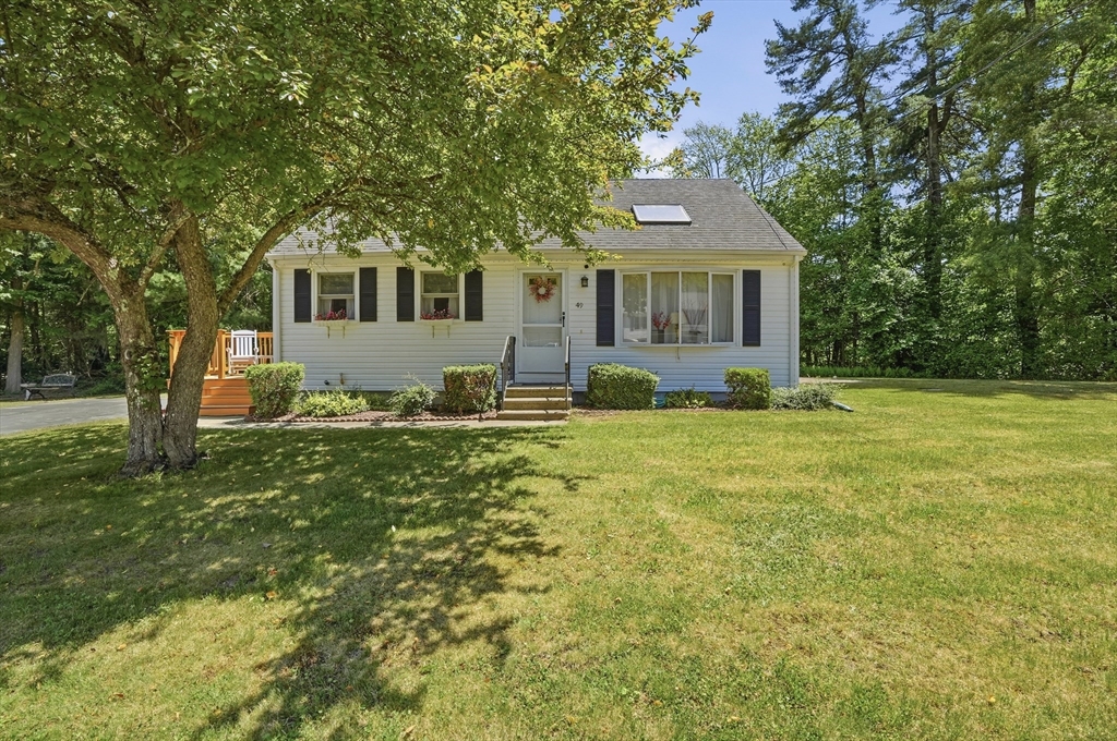 49 George Drive, Taunton, Massachusetts, 2 Bedrooms Bedrooms, 6 Rooms Rooms,2 BathroomsBathrooms,Residential,For Sale,George Drive,73533505