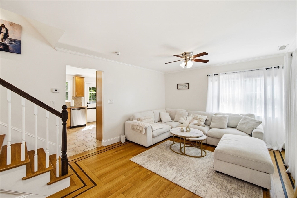 210 Nashua Rd, Billerica, Massachusetts, 3 Bedrooms Bedrooms, 6 Rooms Rooms,2 BathroomsBathrooms,Residential,For Sale,Nashua Rd,73534087