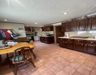 289 Webster St, Newton, Massachusetts, 2 Bedrooms Bedrooms, 5 Rooms Rooms,1 BathroomBathrooms,Residential Lease,For Rent,Webster St,73534253