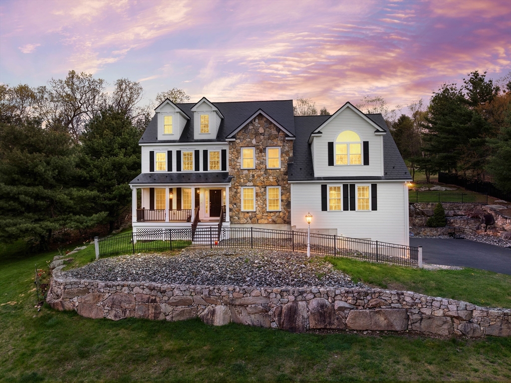 253 Shining Rock Dr, Northbridge, Massachusetts, 5 Bedrooms Bedrooms, 11 Rooms Rooms,4 BathroomsBathrooms,Residential,For Sale,Shining Rock Dr,73514450