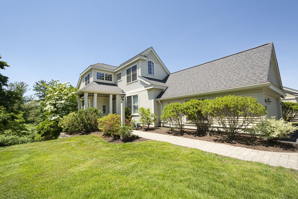 53 Carriage Hill, Southborough, Massachusetts, 2 Bedrooms Bedrooms, 10 Rooms Rooms,3.5 BathroomsBathrooms,Residential,For Sale,Carriage Hill,73534485