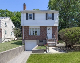 41 Sunset Hill Rd, Boston, Massachusetts, 3 Bedrooms Bedrooms, 6 Rooms Rooms,1.5 BathroomsBathrooms,Residential,For Sale,Sunset Hill Rd,73534103