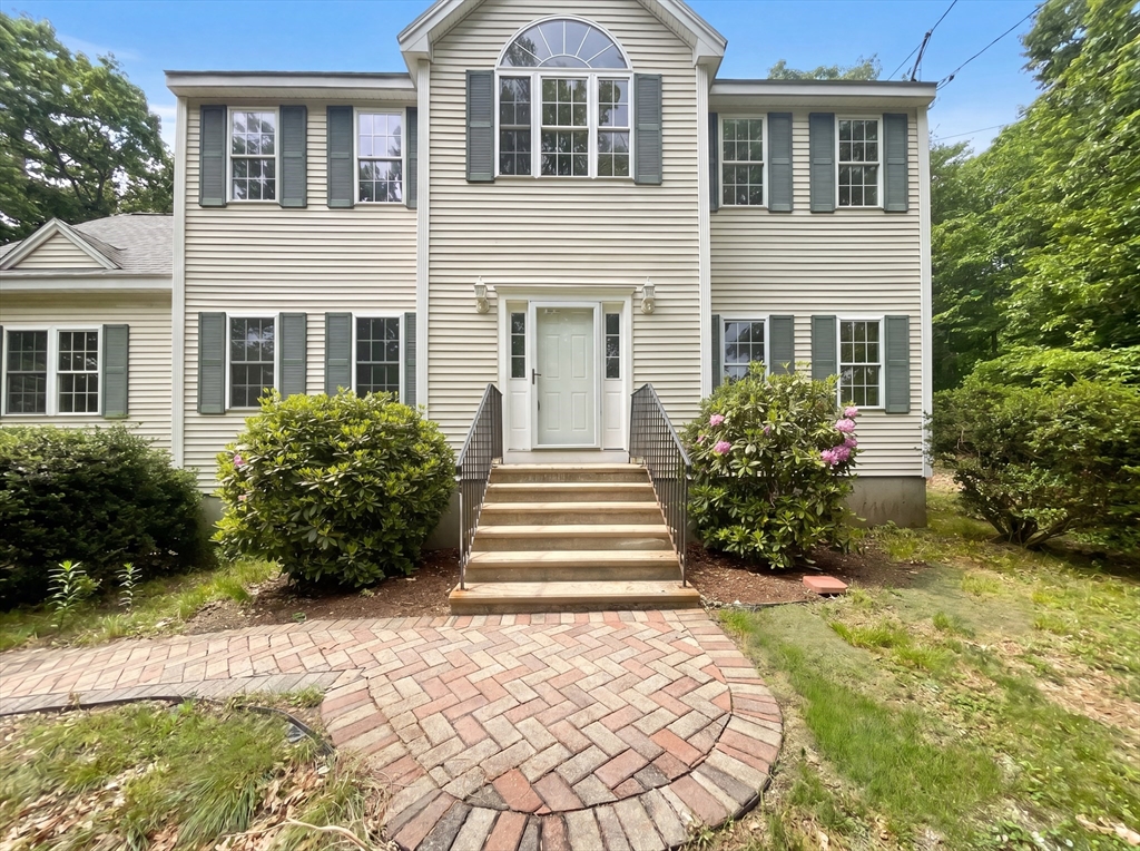14 Smith Rd, Sutton, Massachusetts, 4 Bedrooms Bedrooms, 8 Rooms Rooms,2.5 BathroomsBathrooms,Residential,For Sale,Smith Rd,73533911