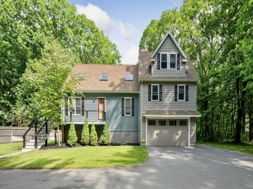 50 Melrose Ave, Tewksbury, Massachusetts, 4 Bedrooms Bedrooms, 9 Rooms Rooms,4 BathroomsBathrooms,Residential,For Sale,Melrose Ave,73534107