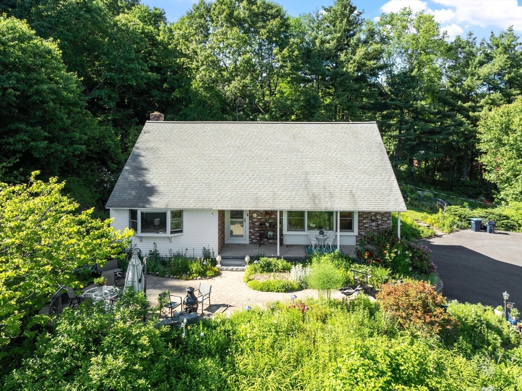 33 Taft Rd, Sterling, Massachusetts, 3 Bedrooms Bedrooms, 7 Rooms Rooms,2 BathroomsBathrooms,Residential,For Sale,Taft Rd,73534265