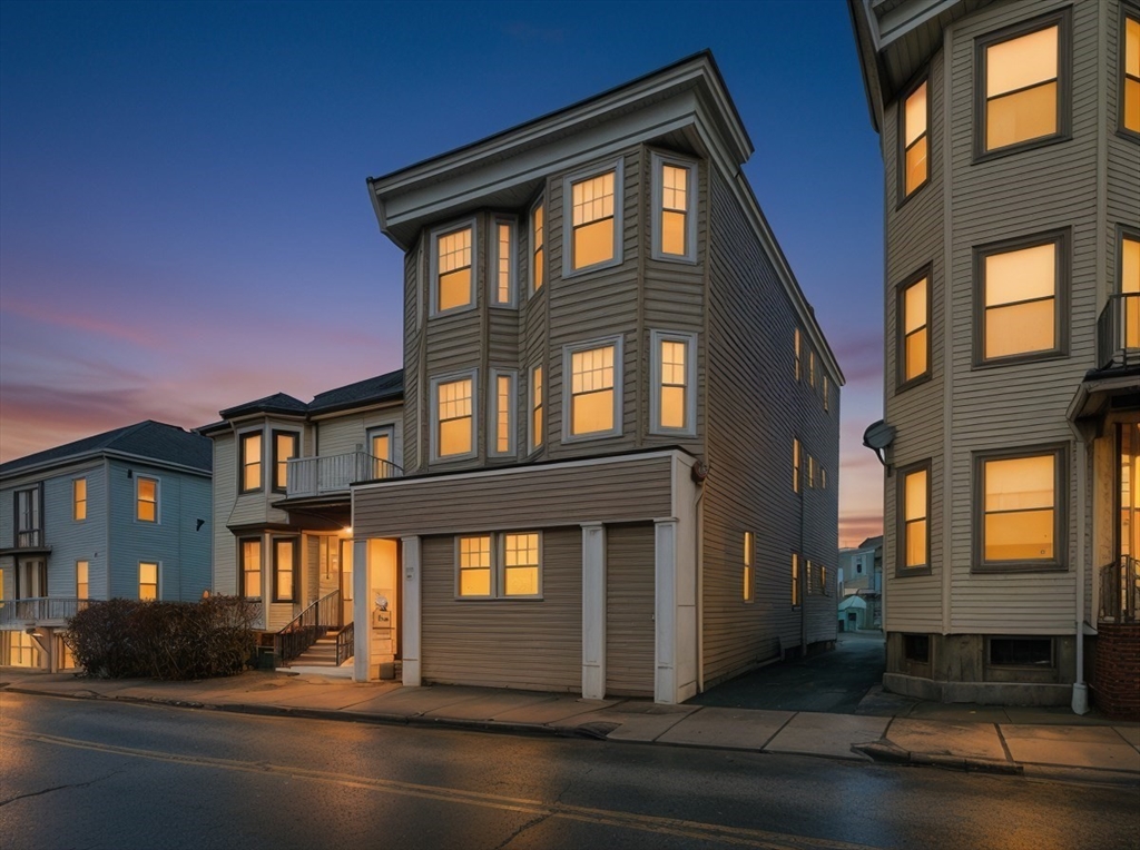 1048 Saratoga St, Boston, Massachusetts, 3 Bedrooms Bedrooms, 3 Rooms Rooms,2 BathroomsBathrooms,Residential,For Sale,Saratoga St,73534492