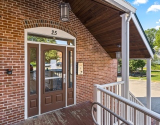 25 Cedar St, Amesbury, Massachusetts, 1 Bedroom Bedrooms, 3 Rooms Rooms,1 BathroomBathrooms,Residential,For Sale,Cedar St,73533635