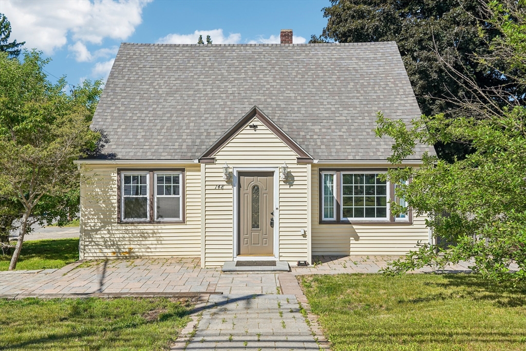148 South Quinsigamond Ave, Shrewsbury, Massachusetts, 4 Bedrooms Bedrooms, 7 Rooms Rooms,2.5 BathroomsBathrooms,Residential,For Sale,South Quinsigamond Ave,73534267