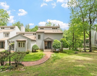 77 Parkhurst Dr, Westford, Massachusetts, 2 Bedrooms Bedrooms, 7 Rooms Rooms,3.5 BathroomsBathrooms,Residential,For Sale,Parkhurst Dr,73534119