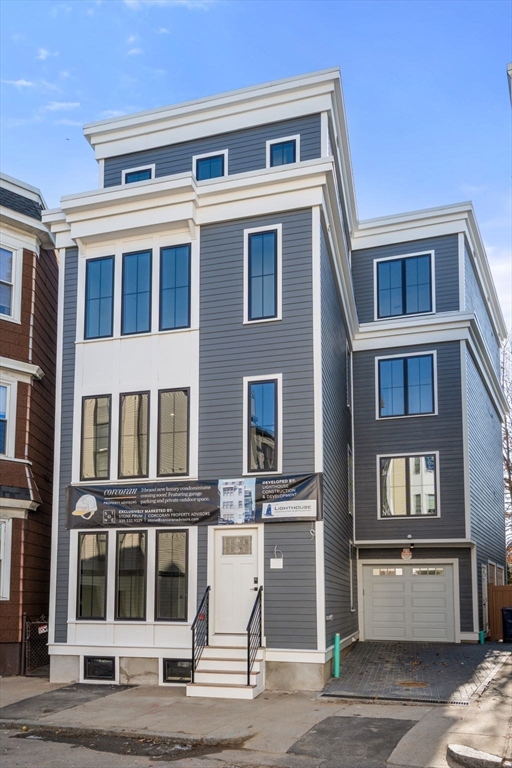 34 Vinton St, Boston, Massachusetts, 5 Bedrooms Bedrooms, 22 Rooms Rooms,3 BathroomsBathrooms,Residential Income,For Sale,Vinton St,73534420
