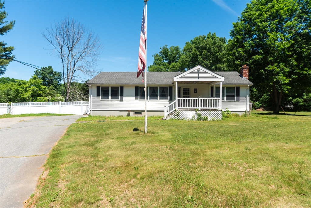 10 Amherst Ave, Bridgewater, Massachusetts, 3 Bedrooms Bedrooms, 8 Rooms Rooms,2.5 BathroomsBathrooms,Residential,For Sale,Amherst Ave,73534127