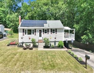 20 Madison Ave, Randolph, Massachusetts, 3 Bedrooms Bedrooms, 5 Rooms Rooms,1 BathroomBathrooms,Residential,For Sale,Madison Ave,73533583