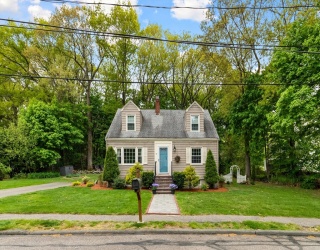 31 Hiawatha Rd, Woburn, Massachusetts, 3 Bedrooms Bedrooms, 7 Rooms Rooms,1.5 BathroomsBathrooms,Residential,For Sale,Hiawatha Rd,73534129