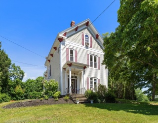 56 Mendon St, Blackstone, Massachusetts, 5 Bedrooms Bedrooms, 12 Rooms Rooms,3 BathroomsBathrooms,Residential,For Sale,Mendon St,73534284