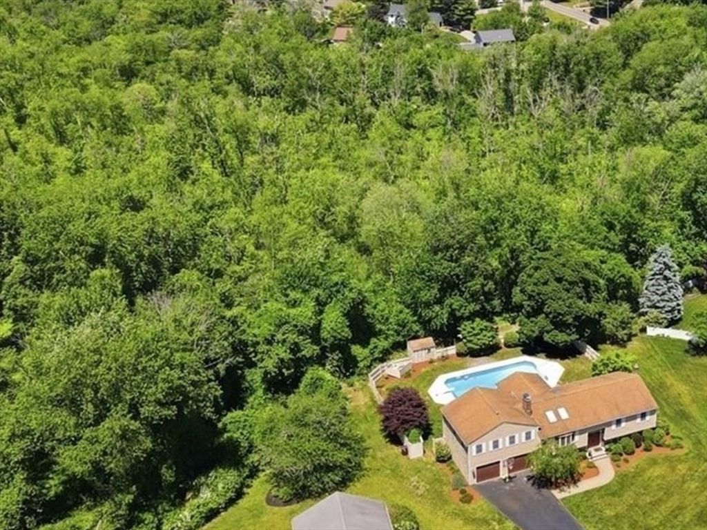 27 Tilden Cr, Weymouth, Massachusetts, 3 Bedrooms Bedrooms, 7 Rooms Rooms,3 BathroomsBathrooms,Residential,For Sale,Tilden Cr,73533698