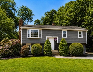 28 Park Ave West, Weymouth, Massachusetts, 3 Bedrooms Bedrooms, 7 Rooms Rooms,1.5 BathroomsBathrooms,Residential,For Sale,Park Ave West,73534131