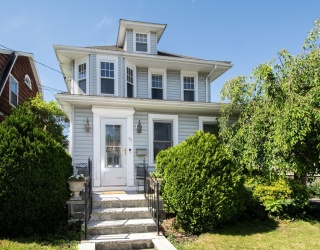 99 Phillips St, Quincy, Massachusetts, 4 Bedrooms Bedrooms, 9 Rooms Rooms,2 BathroomsBathrooms,Residential,For Sale,Phillips St,73534294