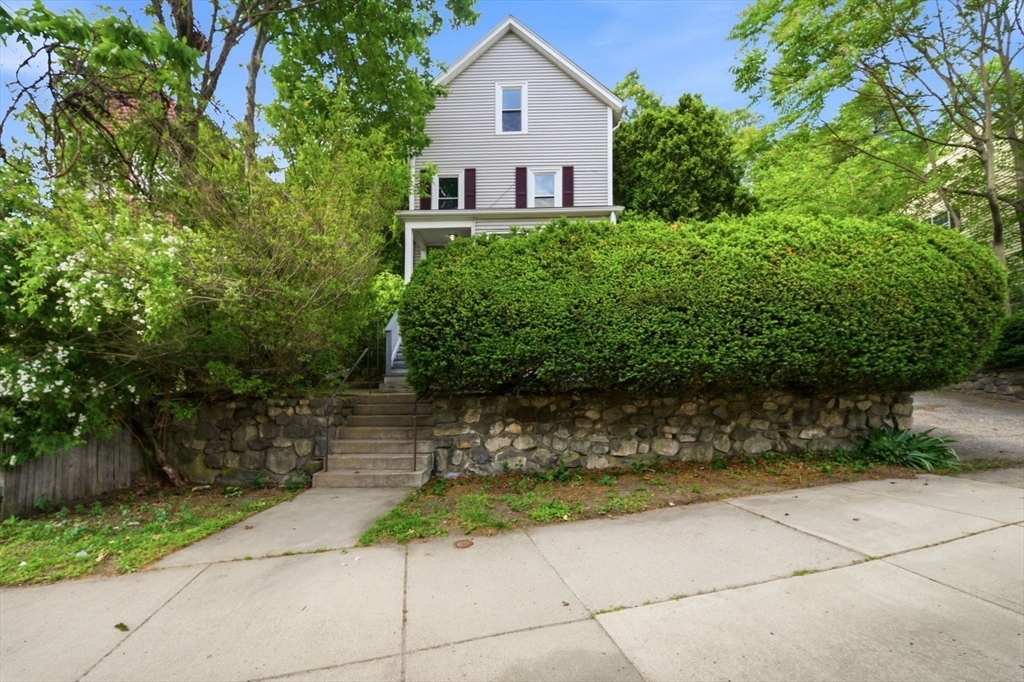 722 Highland Ave, Malden, Massachusetts, 4 Bedrooms Bedrooms, 10 Rooms Rooms,3 BathroomsBathrooms,Residential Income,For Sale,Highland Ave,73533688