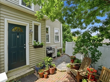4 Short Street Pl, Boston, Massachusetts, 1 Bedroom Bedrooms, 5 Rooms Rooms,2 BathroomsBathrooms,Residential,For Sale,Short Street Pl,73534514 4 Short Street Pl, Boston, Massachusetts, 1 Bedroom Bedrooms, 5 Rooms Rooms,2 BathroomsBathrooms,Residential,For Sale,Short Street Pl,73534514