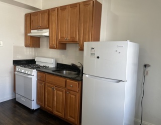746 Broadway, Chelsea, Massachusetts, 2 Bedrooms Bedrooms, 4 Rooms Rooms,1 BathroomBathrooms,Residential Lease,For Rent,Broadway,73534517