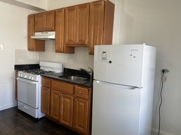 746 Broadway, Chelsea, Massachusetts, 2 Bedrooms Bedrooms, 4 Rooms Rooms,1 BathroomBathrooms,Residential Lease,For Rent,Broadway,73534517 746 Broadway, Chelsea, Massachusetts, 2 Bedrooms Bedrooms, 4 Rooms Rooms,1 BathroomBathrooms,Residential Lease,For Rent,Broadway,73534517