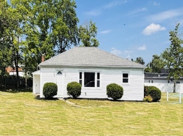 103 Brook St, Clinton, Massachusetts, 3 Bedrooms Bedrooms, 6 Rooms Rooms,1 BathroomBathrooms,Residential,For Sale,Brook St,73533785