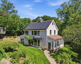 108 Kilby St, Hingham, Massachusetts, 4 Bedrooms Bedrooms, 9 Rooms Rooms,2.5 BathroomsBathrooms,Residential,For Sale,Kilby St,73534310