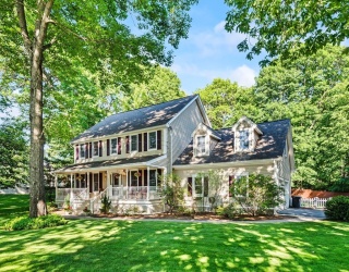 7 Woodcliffe Ave, Worcester, Massachusetts, 4 Bedrooms Bedrooms, 8 Rooms Rooms,2.5 BathroomsBathrooms,Residential,For Sale,Woodcliffe Ave,73533940