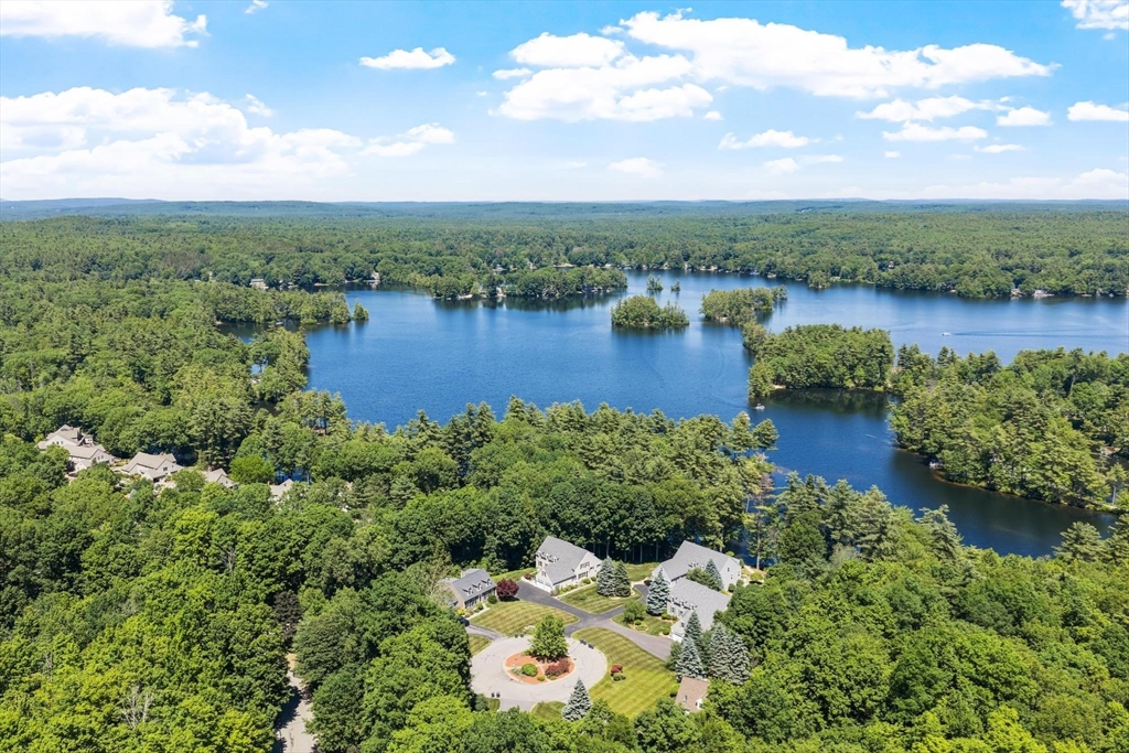 10 Iris Ct, Lunenburg, Massachusetts, 3 Bedrooms Bedrooms, 9 Rooms Rooms,2.5 BathroomsBathrooms,Residential,For Sale,Iris Ct,73534547