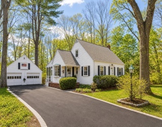 90 Walnut St, Walpole, Massachusetts, 3 Bedrooms Bedrooms, 6 Rooms Rooms,1.5 BathroomsBathrooms,Residential,For Sale,Walnut St,73512873