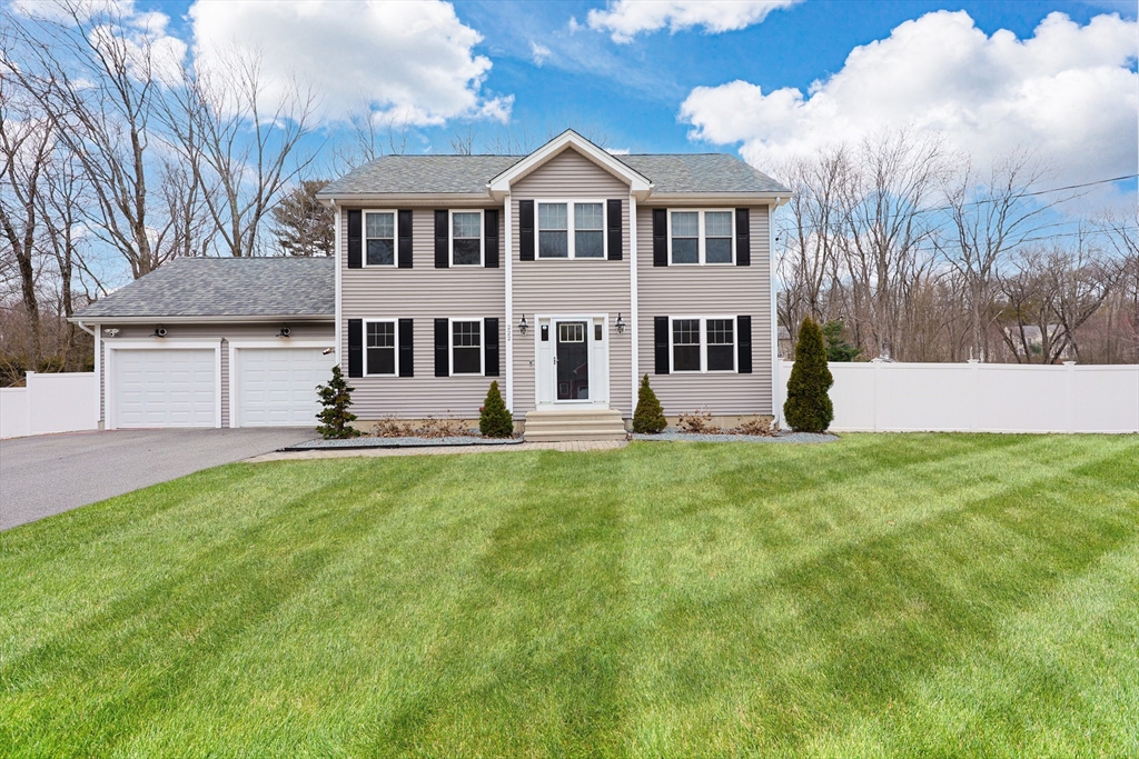 222 Oak St, Ashland, Massachusetts, 3 Bedrooms Bedrooms, 8 Rooms Rooms,2.5 BathroomsBathrooms,Residential,For Sale,Oak St,73500137