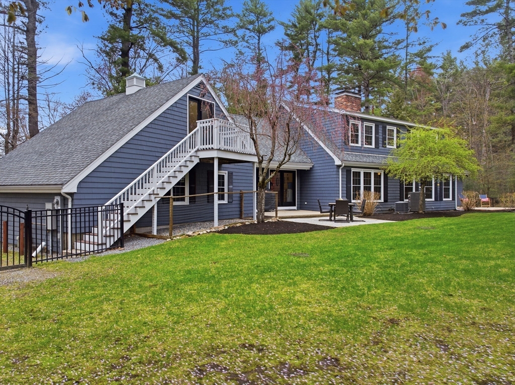 20 Coachmans Lane, North Andover, Massachusetts, 4 Bedrooms Bedrooms, 7 Rooms Rooms,3 BathroomsBathrooms,Residential,For Sale,Coachmans Lane,73506371