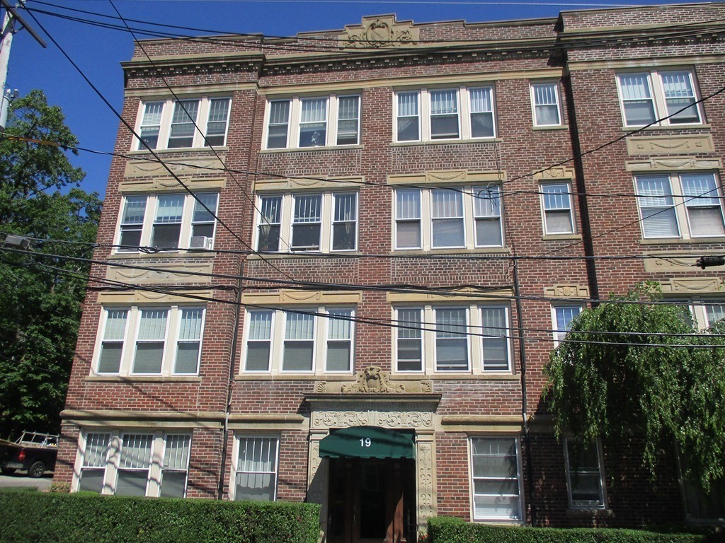 19 Colliston Rd., Boston, Massachusetts, 2 Bedrooms Bedrooms, 4 Rooms Rooms,1 BathroomBathrooms,Residential Lease,For Rent,Colliston Rd.,73526739