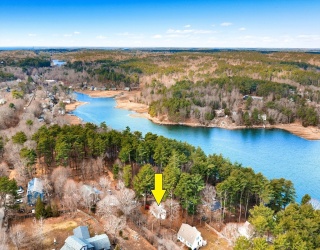 23 Pew Ave, Gloucester, Massachusetts, 2 Bedrooms Bedrooms, 6 Rooms Rooms,1 BathroomBathrooms,Residential,For Sale,Pew Ave,73508305