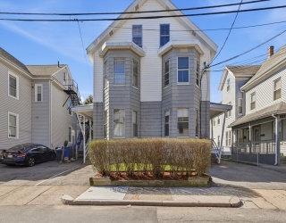 123-125 Chestnut Street, Waltham, Massachusetts, 7 Bedrooms Bedrooms, 22 Rooms Rooms,4 BathroomsBathrooms,Residential Income,For Sale,Chestnut Street,73508395
