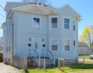 97 Center St., Fairhaven, Massachusetts, 3 Bedrooms Bedrooms, 6 Rooms Rooms,2 BathroomsBathrooms,Residential Income,For Sale,Center St.,73510219