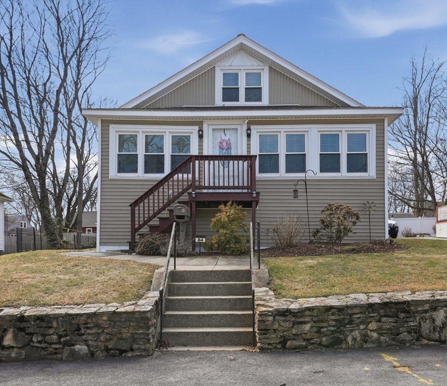84 Eureka St., Worcester, Massachusetts, 2 Bedrooms Bedrooms, 6 Rooms Rooms,2 BathroomsBathrooms,Residential,For Sale,Eureka St.,73489234
