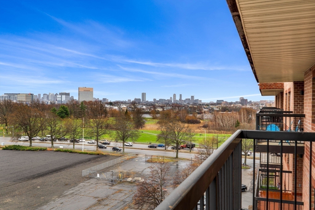 3920 Mystic Valley Pkwy, Medford, Massachusetts, 2 Bedrooms Bedrooms, 5 Rooms Rooms,2 BathroomsBathrooms,Residential,For Sale,Mystic Valley Pkwy,73498762