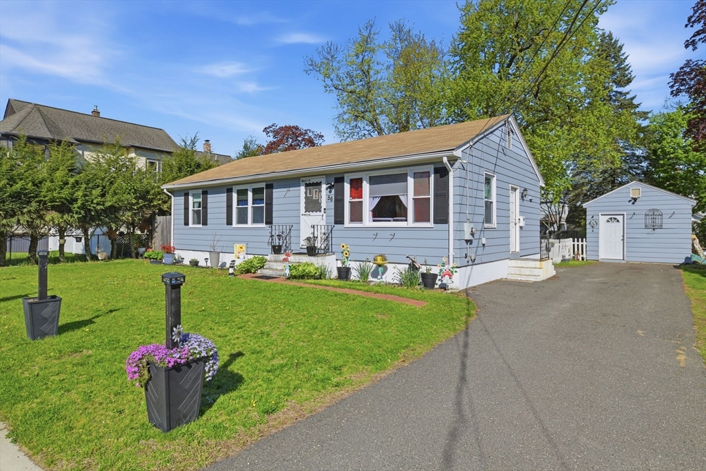 56 Marion St, Chicopee, Massachusetts, 3 Bedrooms Bedrooms, 9 Rooms Rooms,2 BathroomsBathrooms,Residential,For Sale,Marion St,73512399