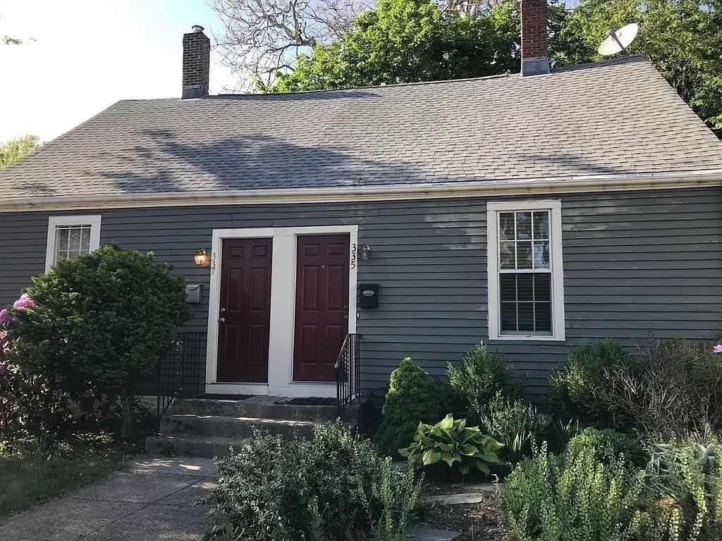 335 Elliot Street, Newton, Massachusetts, 2 Bedrooms Bedrooms, 4 Rooms Rooms,1.5 BathroomsBathrooms,Residential Lease,For Rent,Elliot Street,73530970