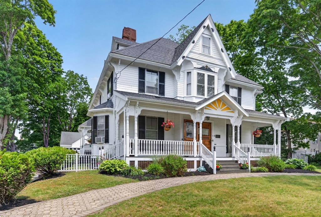 289 W. Britannia St, Taunton, Massachusetts, 6 Bedrooms Bedrooms, 13 Rooms Rooms,1.5 BathroomsBathrooms,Residential,For Sale,W. Britannia St,73534587