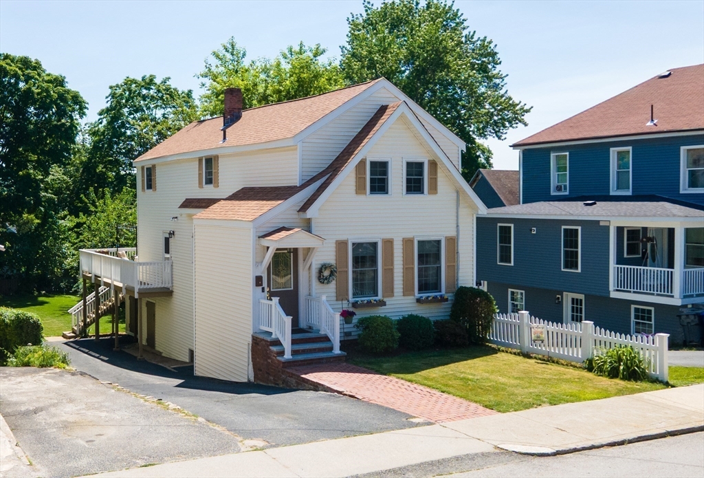 25 Forest Street, Milford, Massachusetts, 2 Bedrooms Bedrooms, 6 Rooms Rooms,1.5 BathroomsBathrooms,Residential,For Sale,Forest Street,73534615