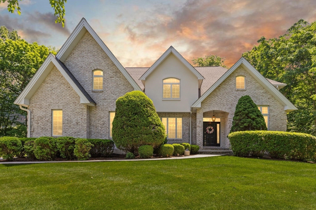 9 Riverside Terrace, Easton, Massachusetts, 5 Bedrooms Bedrooms, 12 Rooms Rooms,3.5 BathroomsBathrooms,Residential,For Sale,Riverside Terrace,73534635