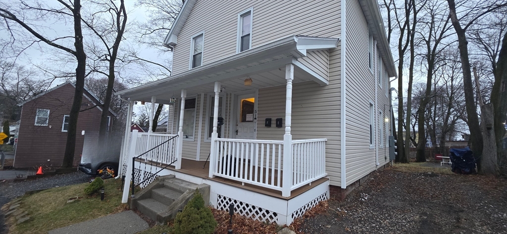 51 Uxbridge St, Worcester, Massachusetts, 4 Bedrooms Bedrooms, 10 Rooms Rooms,2 BathroomsBathrooms,Residential Income,For Sale,Uxbridge St,73492276
