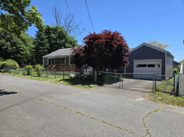 18 Grant St, Acushnet, Massachusetts, 2 Bedrooms Bedrooms, 5 Rooms Rooms,1 BathroomBathrooms,Residential,For Sale,Grant St,73534989