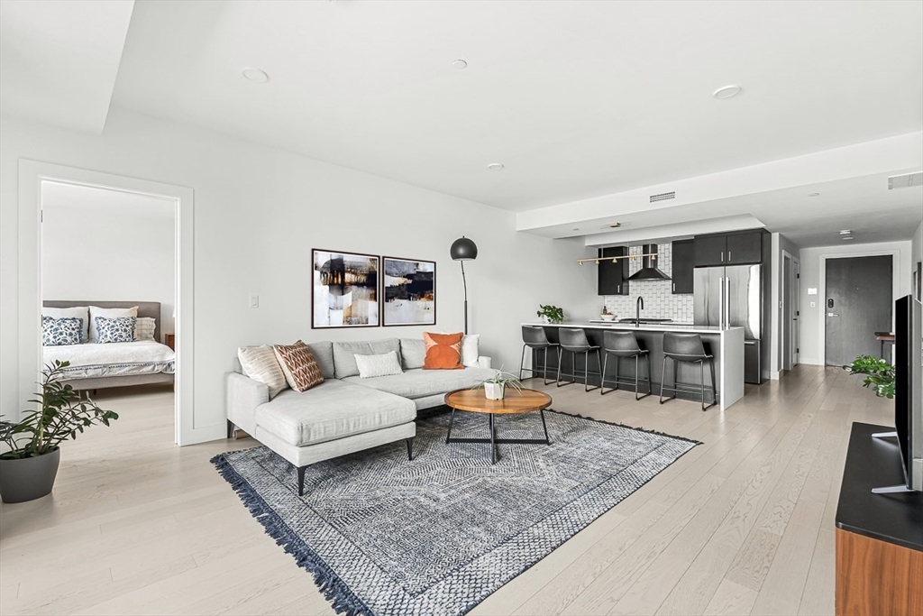 395 Alewife Brook Parkway, Somerville, Massachusetts, 2 Bedrooms Bedrooms, 6 Rooms Rooms,2 BathroomsBathrooms,Residential,For Sale,Alewife Brook Parkway,73534782