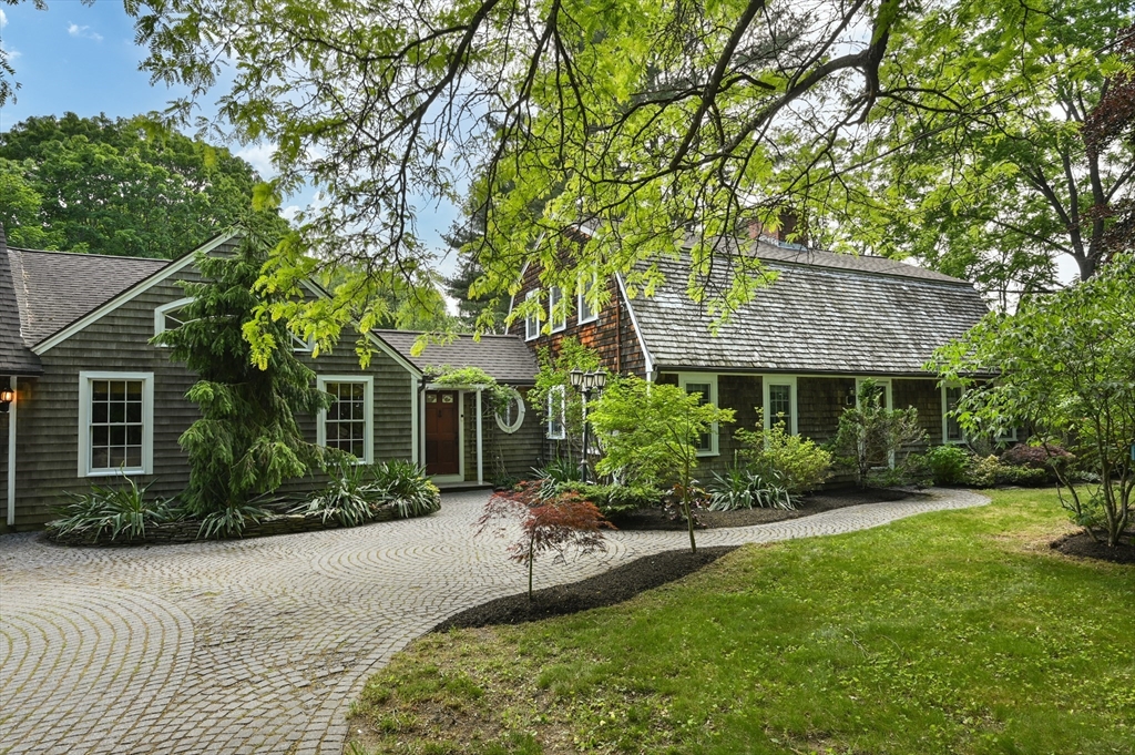70 Osgood Street, Andover, Massachusetts, 4 Bedrooms Bedrooms, 10 Rooms Rooms,4 BathroomsBathrooms,Residential,For Sale,Osgood Street,73534753